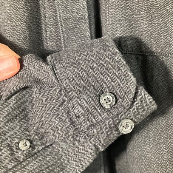 Mens Eddie Bauer Long Sleeve Button Classic Fit Brushed Cotton Shirt Charcoal XL - Picture 4 of 6